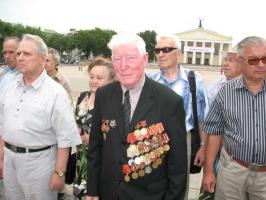 ПАМЯТЬ О ГЕРОЯХ БЕССМЕРТНА (фоторепортаж)