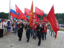 БЕЛГОРОДСКИЕ КОММУНИСТЫ ЧТУТ ПАМЯТЬ ГЕРОЕВ СОВЕТСКОЙ СТРАНЫ + (фоторепортаж)