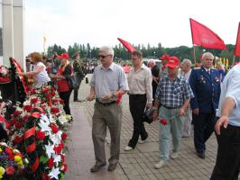 БЕЛГОРОДСКИЕ КОММУНИСТЫ ЧТУТ ПАМЯТЬ ГЕРОЕВ СОВЕТСКОЙ СТРАНЫ + (фоторепортаж)