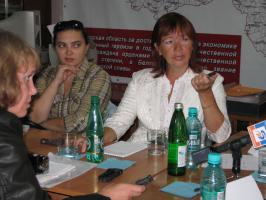 ДЕПУТАТЫ-КОММУНИСТЫ ВСТРЕЧАЮТСЯ С БЕЛГОРОДЦАМИ (фоторепортаж)