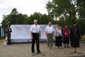 С.В. Муравленко открыл памятник в селе Красный Май