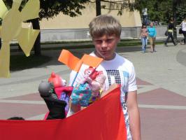Белгородские комсомольцы провели акцию в защиту детства