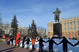 Белгородские комсомольцы вышли на защиту памятника В. И. Ленину