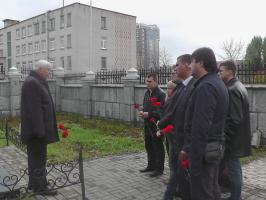 Не померкнет память о героях!