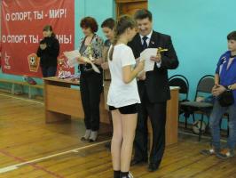 В Старом Осколе при поддержке КПРФ прошел турнир по мини-футболу для школьниц