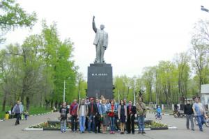 Белгородские комсомольцы приняли участие в открытии выставки, посвященной юбилею Центрального городского парка им.Ленина