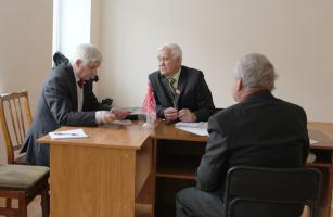 Депутат ведёт приём