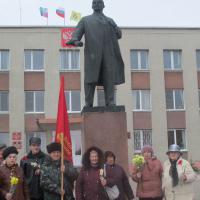 Коммунисты Волоконовки провели акцию Цветы – Ленину