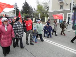 Демонстрация в честь юбилея Великого Октября. Фоторепортаж