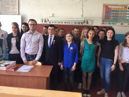 Продолжается цикл уроков: «Юные герои Отечества»: первый секретарь ЦК ЛКСМ РФ Владимир Исаков провёл урок мужества в Белгородском районе.