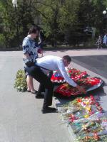 8мая, в преддверии празднования 73-й годовщины со Дня Победы советского народа в Великой Отечественной войне, коммунисты и комсомольцы Белгорода возложили венок к Вечному огню на Мемориальном комплексе «Скорбящая мать».
