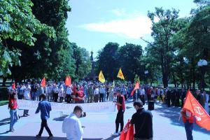 «Почему кучка чинуш диктует нам свои условия?»